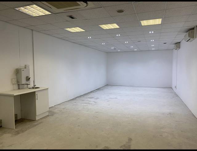 69M² OFFICE TO LET IN WOODSTOCK